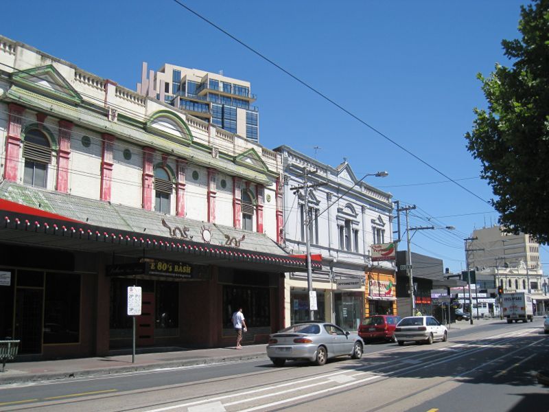 Moonee Ponds - Mount Alexander Road: View north-west along Mt Alexander Rd towards Ascot Vale Rd