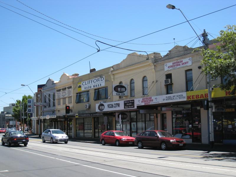 Moonee Ponds - Mount Alexander Road: View north-west along Mt Alexander Rd towards Dean St