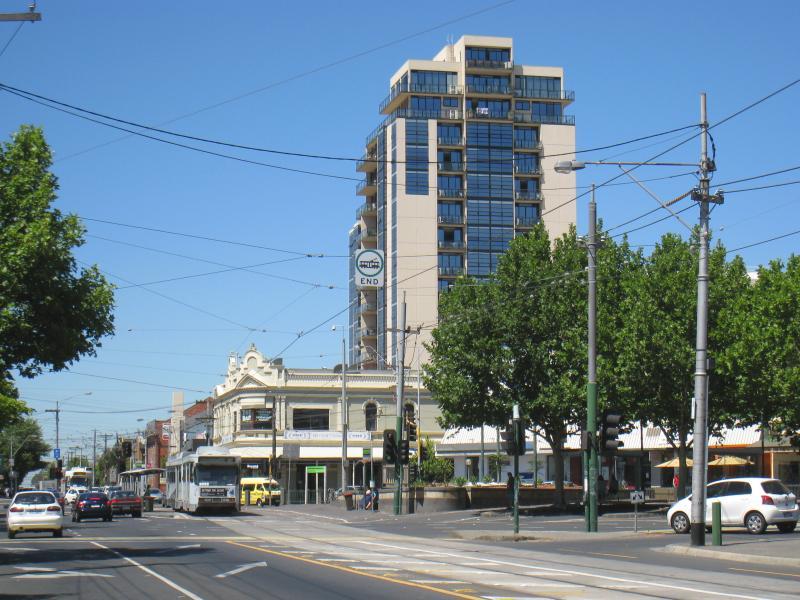 Moonee Ponds - Mount Alexander Road: View south along Pascoe Vale Rd towards Mt Alexander Rd
