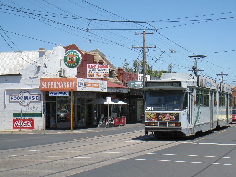 Moonee Ponds - Other shopping areas: View south along Pascoe Vale Rd at Salisbury St