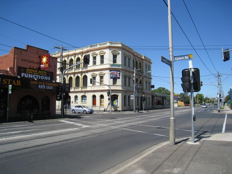 Moonee Ponds - Other shopping areas: View east along Maribyrnong Rd towards Epsom Rd
