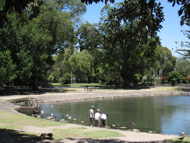 Moonee Ponds - Queens Park: Southern end of lake