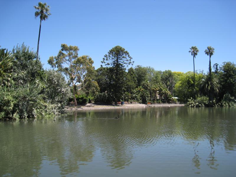 Moonee Ponds - Queens Park: North-west view across lake