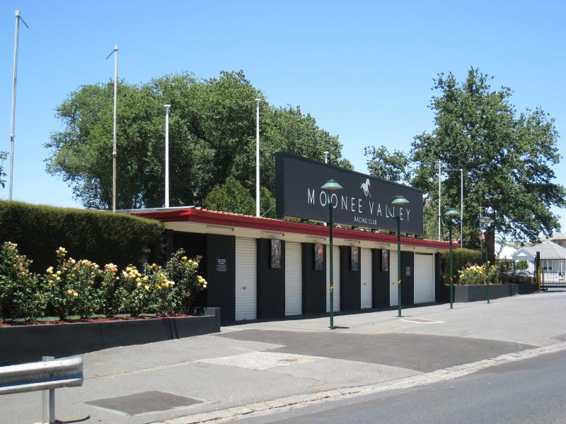 Moonee Ponds - Moonee Valley Racecourse: Pedestrian entry, McPherson St opposite Alexandra Av