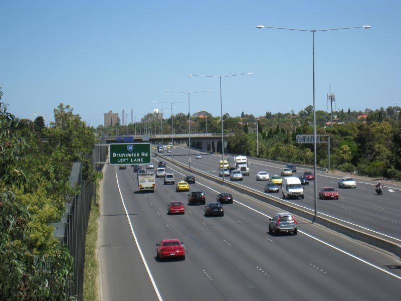 Moonee Ponds - Tullamarine Freeway (CityLink): View south along freeway from Wilson St overpass