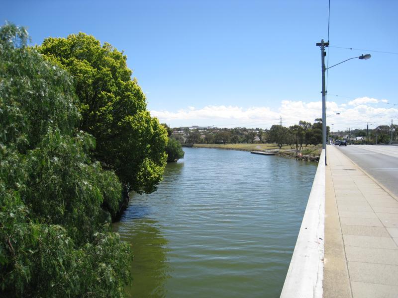 Moonee Ponds - Maribyrnong River at bridge on Maribyrnong Road: View west along bridge