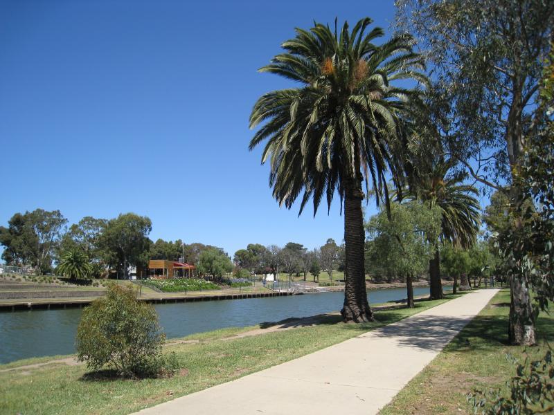 Moonee Ponds - West bank of Maribyrnong River, north of Maribyrnong Road: View south along river along pathway beside Chifley Dr