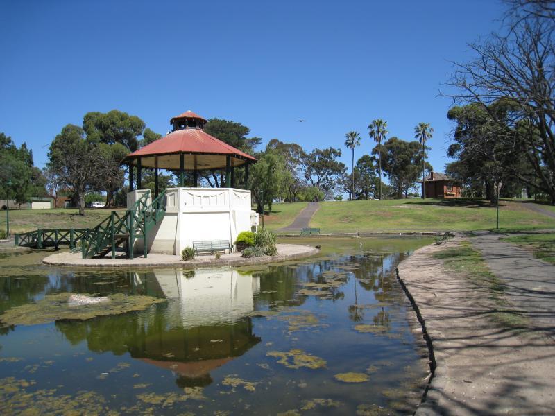 Moonee Ponds - Parkland along east bank of Maribyrnong River, north of Maribyrnong Road: Rotunda