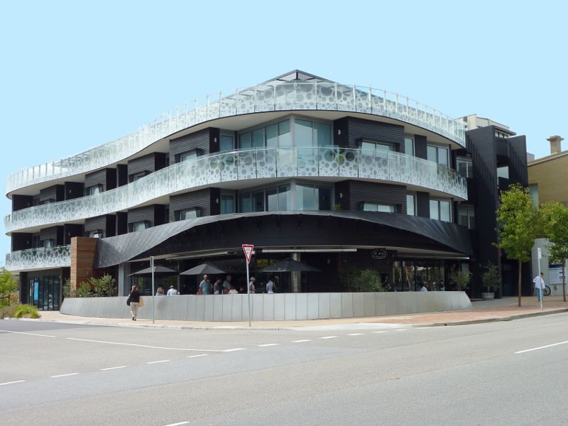 Mornington - Commercial centre and shops, Main Street: Corner Main St and Ross St