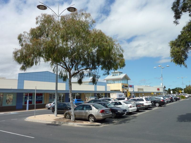 Mornington - Centro Mornington and surrounds, Railway Grove: Car park along Railway Gv