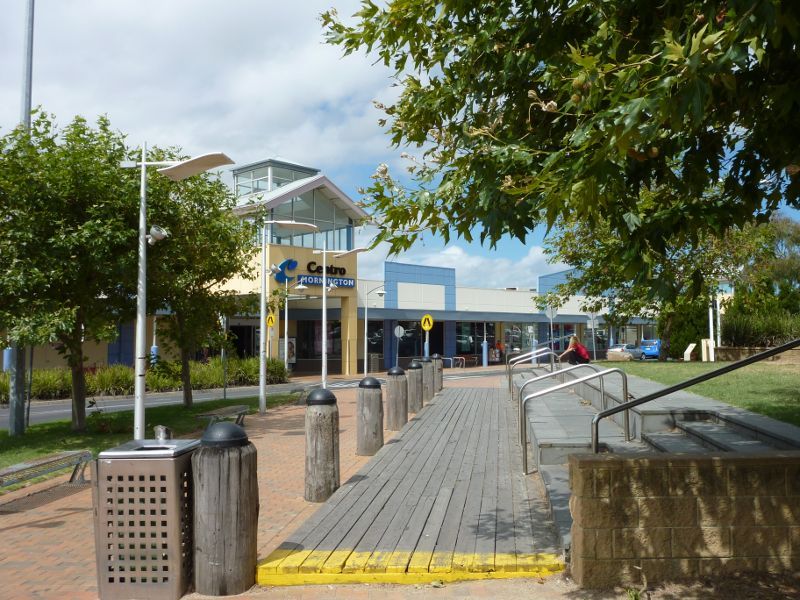 Mornington - Centro Mornington and surrounds, Railway Grove: View towards shopping centre entrance from Railway Gv at Blake St
