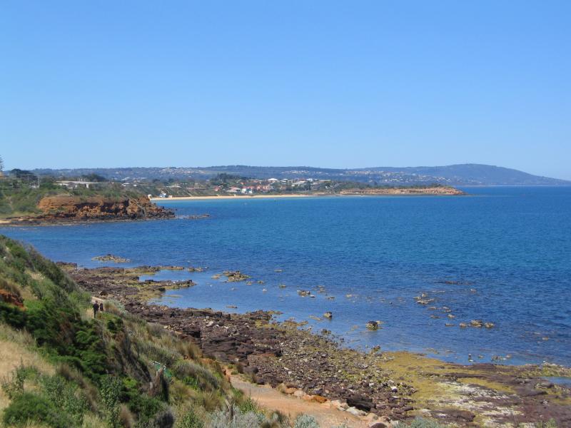 Mornington - Coastal areas and views around Schnapper Point: View south along the coast from Schnapper Point
