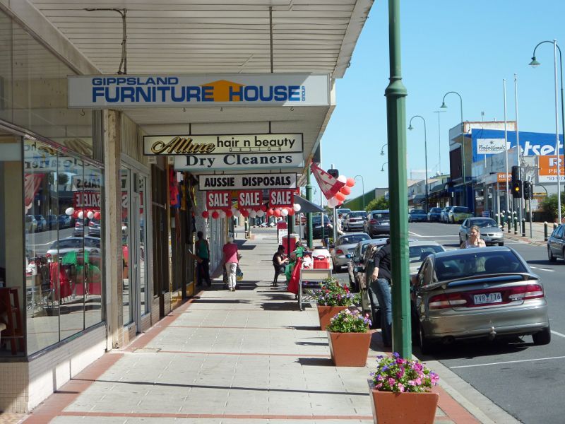 Morwell - Shops and commercial centre, Commercial Road, Tarwin Street and George Street: View west along Commercial Rd towards Tarwin St