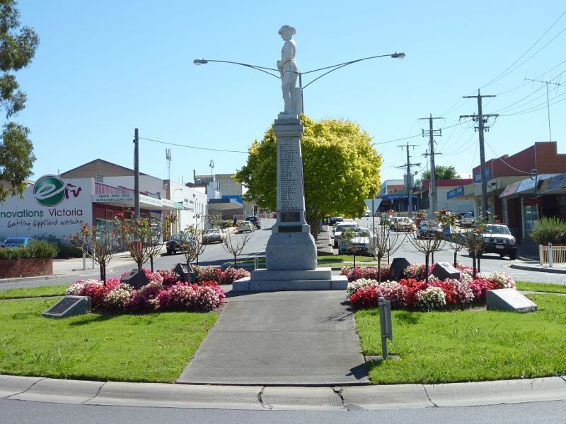 Morwell - Shops and commercial centre, Commercial Road, Tarwin Street and George Street: View north along Tarwin St at Elgin St