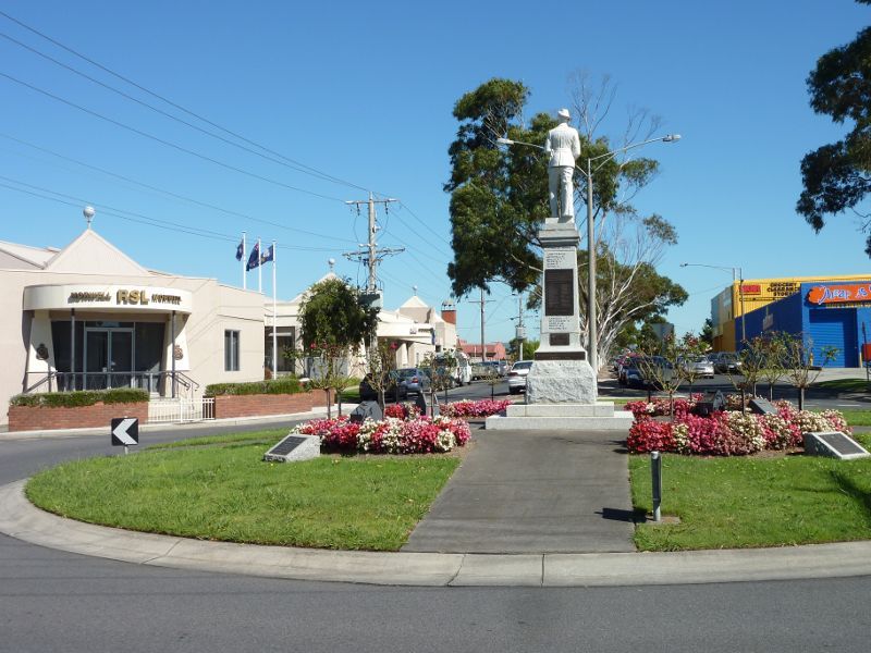 Morwell - Shops and commercial centre, Commercial Road, Tarwin Street and George Street: War memorial and Morwell RSL, view west along Elgin St at Tarwin St