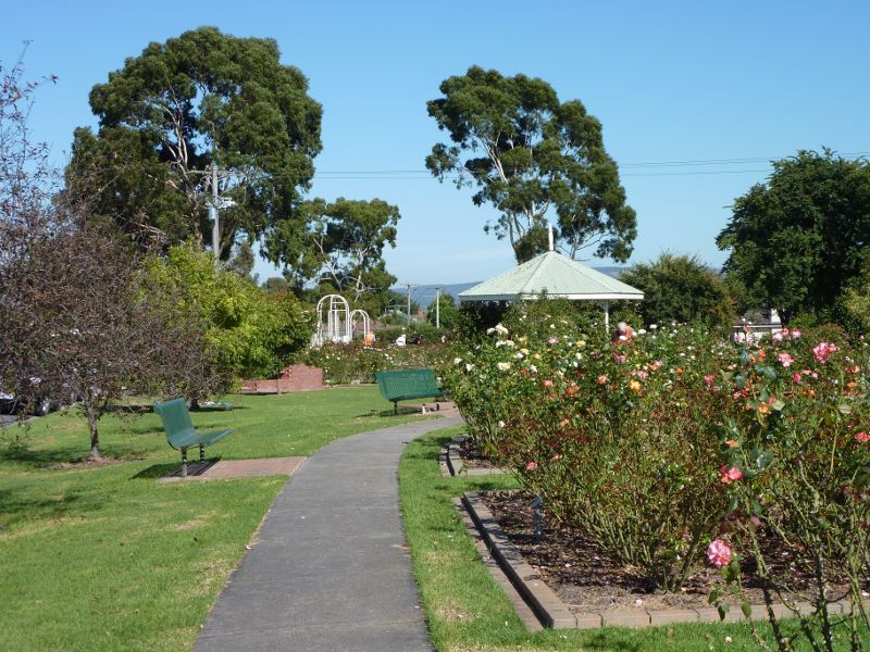 Morwell - Morwell Centenary Rose Garden, Maryvale Crescent and Commercial Road: Pathway through garden towards rotunda