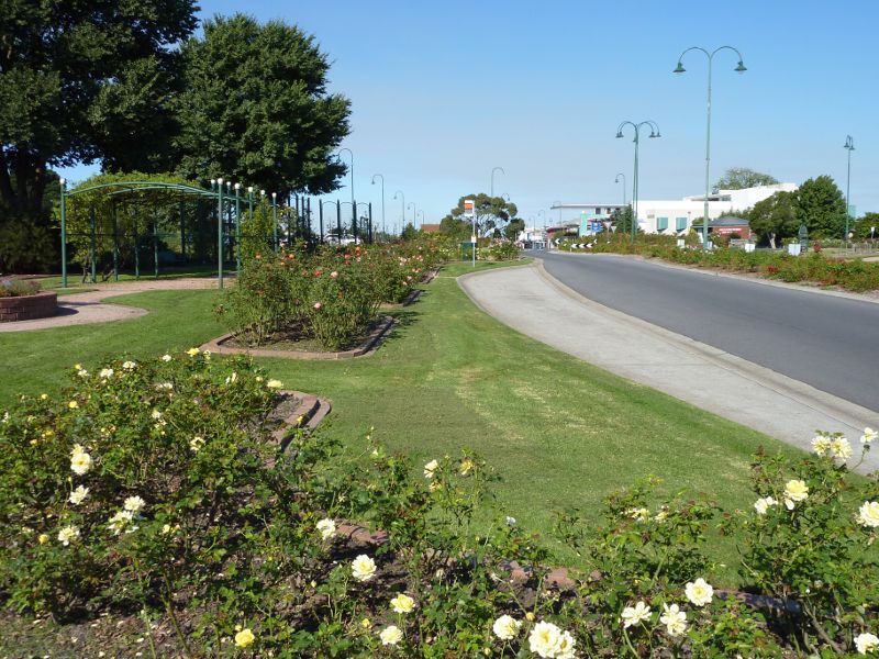 Morwell - Morwell Centenary Rose Garden, Maryvale Crescent and Commercial Road: View east through rose garden along north side of Commercial Rd opposite Avondale Rd
