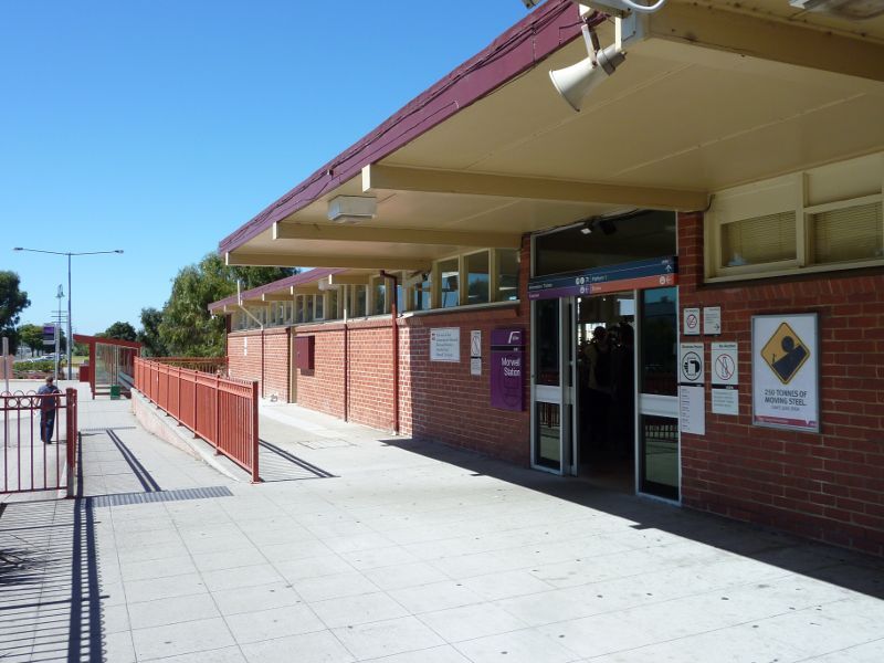 Morwell - Morwell Railway Station and walkway under railway line, Princes Drive: Front entrance to station