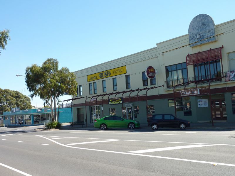 Morwell - Shops and commercial centre, Princes Drive and Church Street: Merton Rush Hotel, corner Princes Dr and Collins St