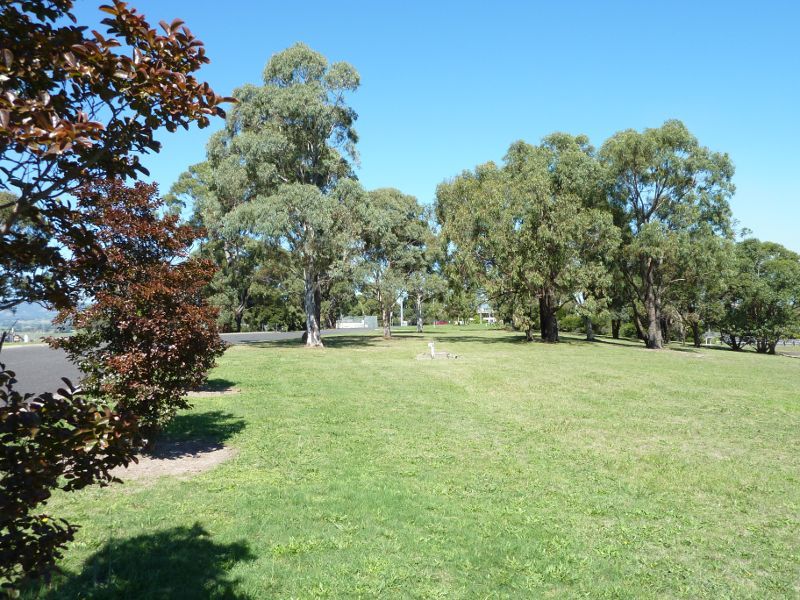 Morwell - Power Works and surrounds, Ridge Road - Gardens along Ridge Rd