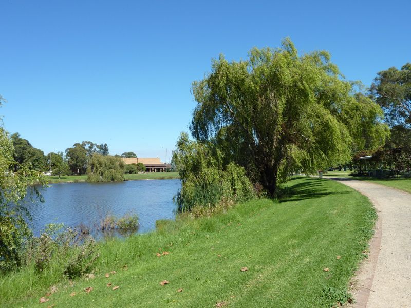 Morwell - Morwell Civic Gardens and Kernot Lake, Princes Drive: Pathway along Lake Kernot near north-eastern end