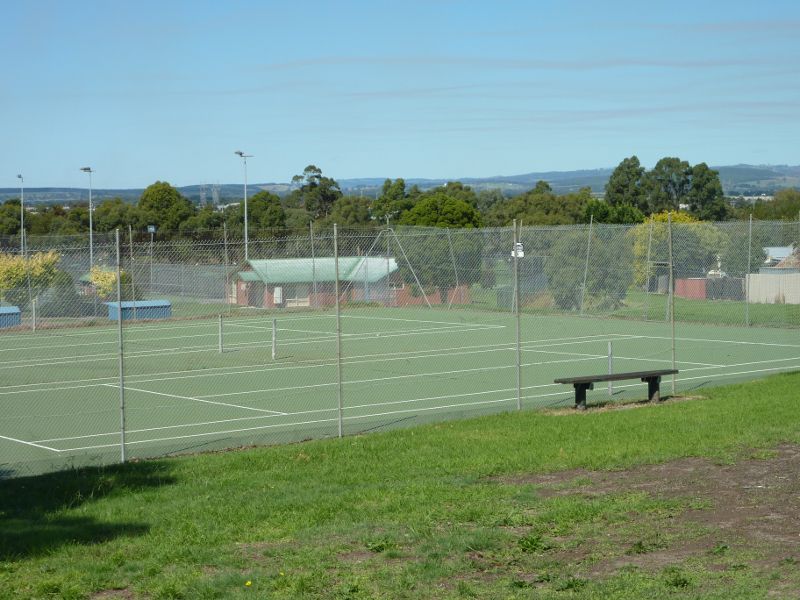 Morwell - Ronald Reserve, Vary Street: Tennis courts