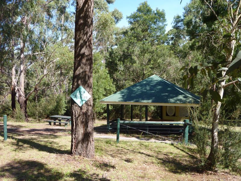 Morwell - Crinigan Road Bushland Reserve: Picnic shelter