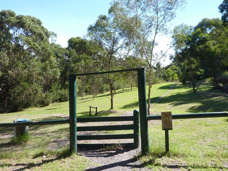 Morwell - Crinigan Road Bushland Reserve: Lawns