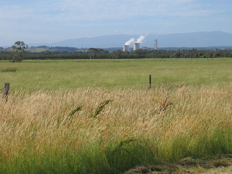 Morwell - Strzelecki Highway south-west of Morwell - View towards Yallourn power station, 3 km from Morwell
