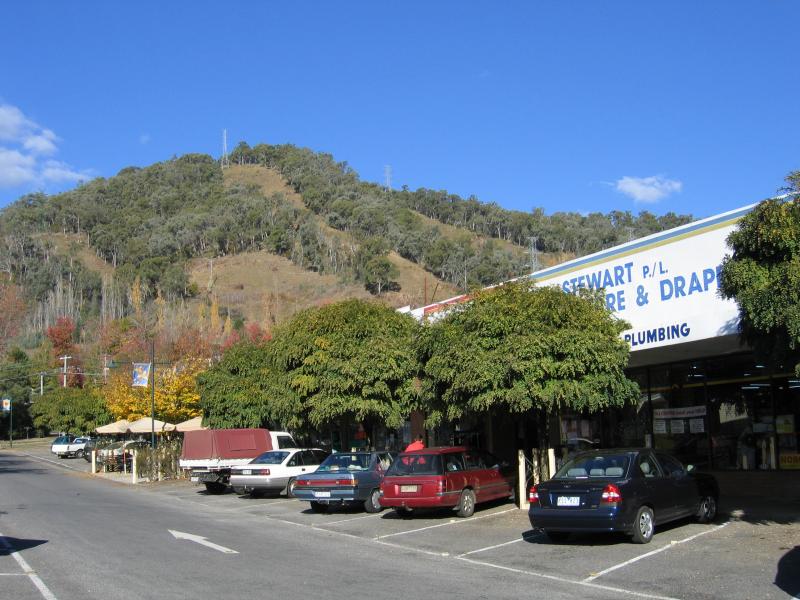 Mount Beauty - Shops and commercial centre: Shops, view east along Hollonds St between Lakeside Av and Park St
