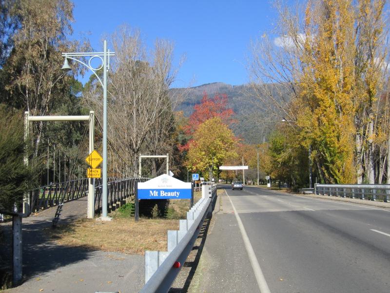 Mount Beauty - Kiewa River: View south-east along Kiewa Valley Hwy towards Kiewa River