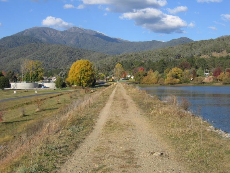 Mount Beauty - Regulating Pondage, Embankment Drive: View east along northern wall of pondage towards Lakeside Av