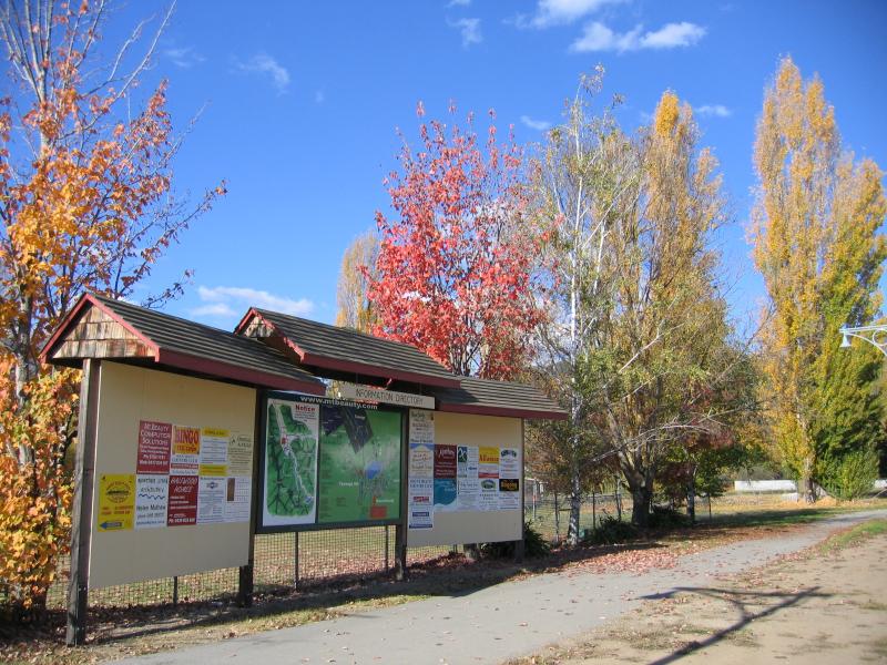 Mount Beauty - Tawonga South commercial centre, Kiewa Valley Highway: Information directory, Kiewa Valley Hwy