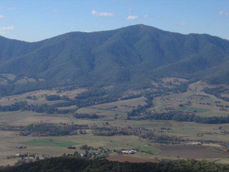 Mount Beauty - Tawonga Gap and lookout, Bright-Tawonga Road: North-easterly view