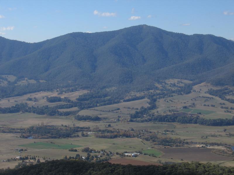 Mount Beauty - Tawonga Gap and lookout, Bright-Tawonga Road - North-easterly view