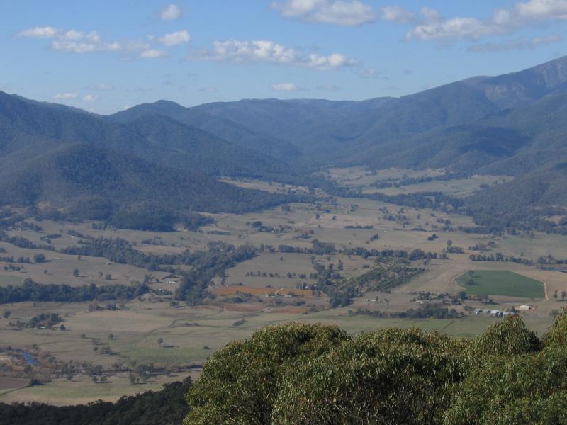 Mount Beauty photos Travel Victoria & visitor guide