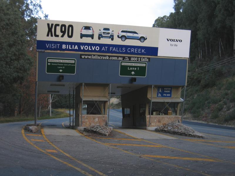 Mount Beauty - Bogong High Plains Road to Falls Creek: Falls Creek entry gates, Howmans Gap