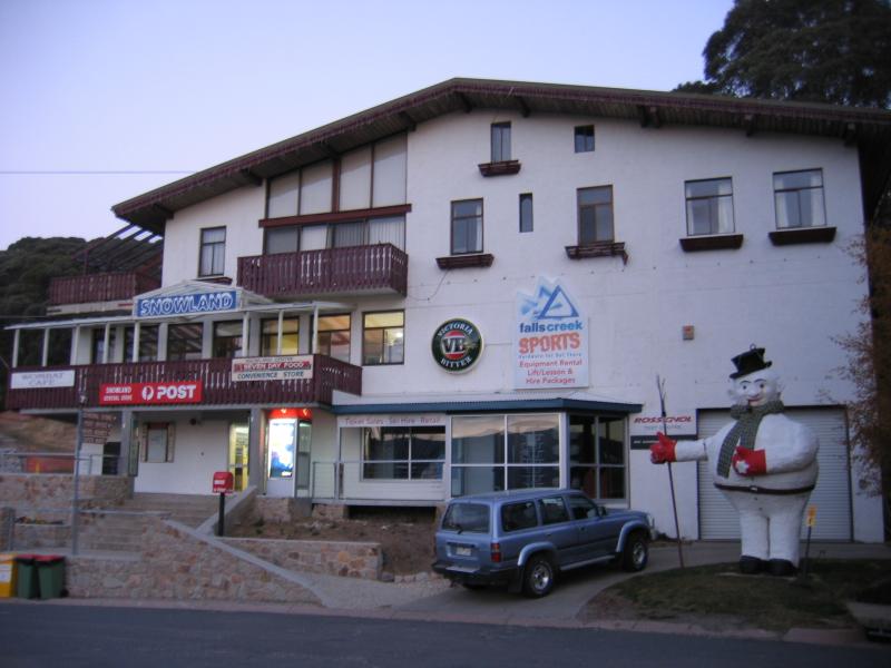 Mount Beauty - Bogong High Plains Road to Falls Creek: Post office and convenience store, Slalom St