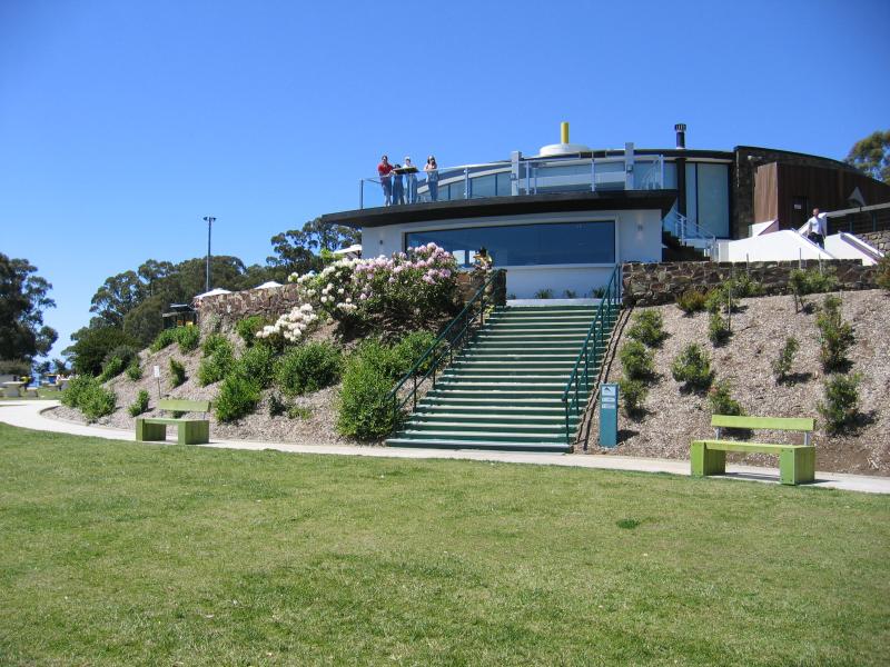 Mount Dandenong - Mount Dandenong Observatory, lookout and cafe/restaurant: Steps leading up to viewing decks and cafe from car park