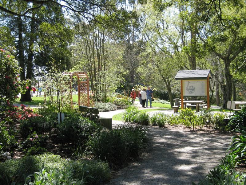 Mount Dandenong - Mount Dandenong Observatory, English Gardens: Gardens