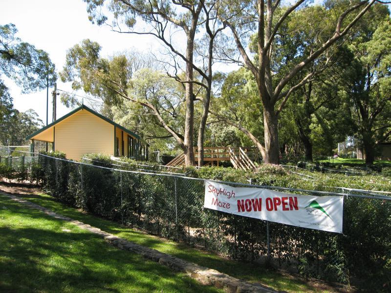 Mount Dandenong - Mount Dandenong Observatory, surroundings: Sky High Maze