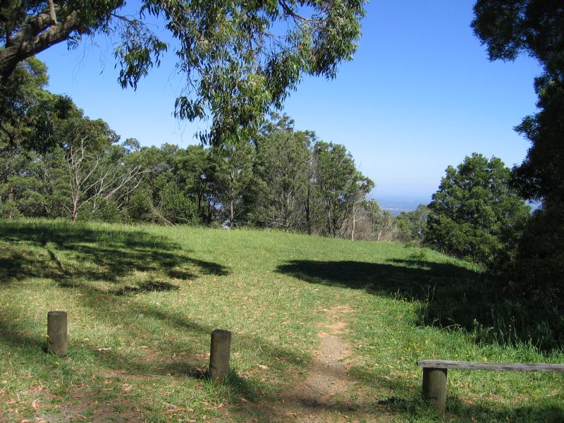 Mount Dandenong - Burkes Lookout at Mount Corhanwarrabul, Eyre Road: Path to lookout