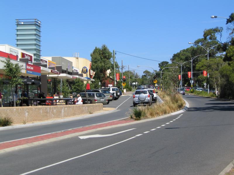 Mount Eliza - Commercial centre and shops - View south along Mount Eliza Way near Canadian Bay Rd