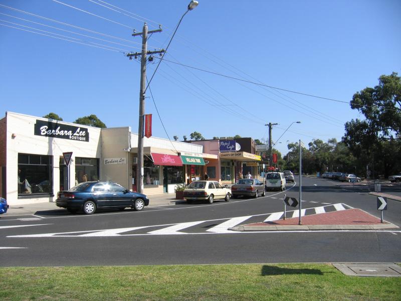 Mount Eliza - Commercial centre and shops - View south-west along Ranelagh Dr near Canadian Bay Rd