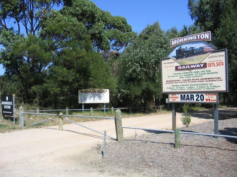 Mount Eliza - Mount Eliza Regional Park, Two Bays Road: Road to Moorooduc Station at Mornington Tourist Railway from car park at Regional Park