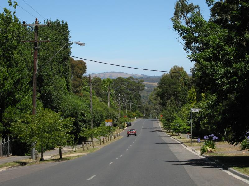 Mount Macedon - Town centre, Mount Macedon Road: View south along Mt Macedon Rd towards Phalemphin Rd