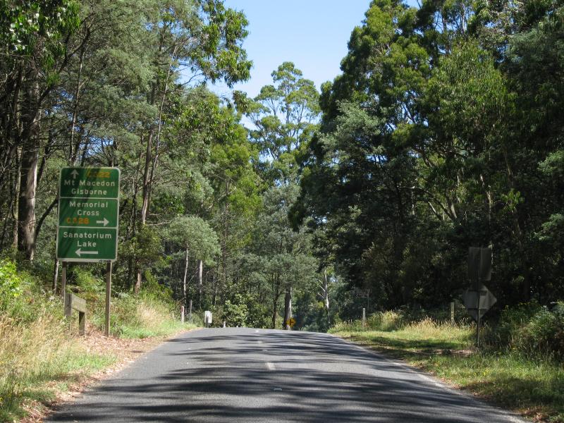 Mount Macedon - Mount Macedon Road: View south along Mt Macedon Rd towards Cameron Dr