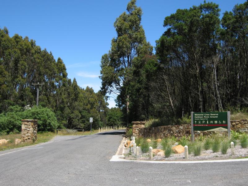 Mount Macedon - Memorial Cross, end of Cameron Drive: View south along Cameron Dr at entrance to Memorial Cross Reserve
