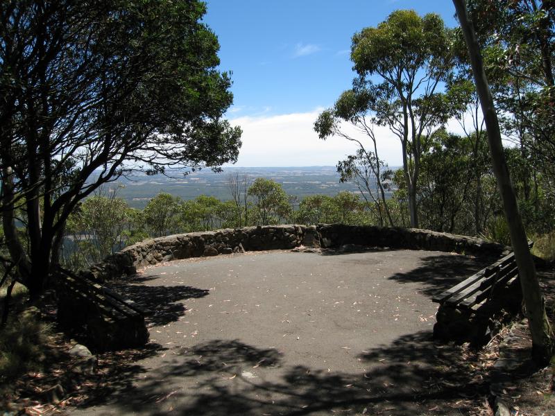 Mount Macedon - Memorial Cross, end of Cameron Drive: Major Mitchell Lookout
