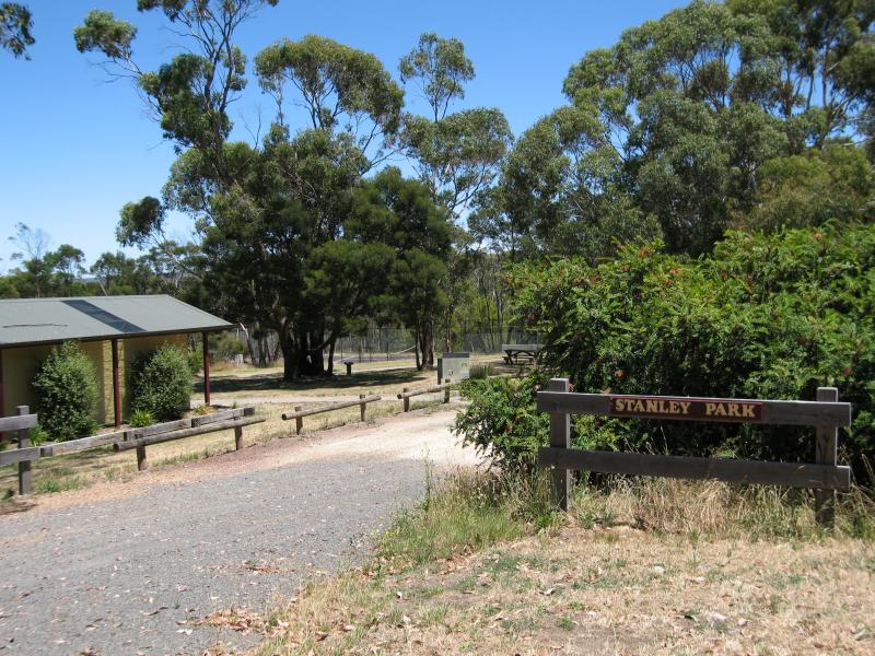 Mount Macedon - Stanley Park, Salisbury Road: Entrance to Stanley Park at Bingarra La